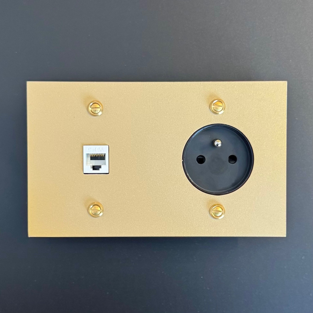 7g2-prise-électrique-RJ45-or-1